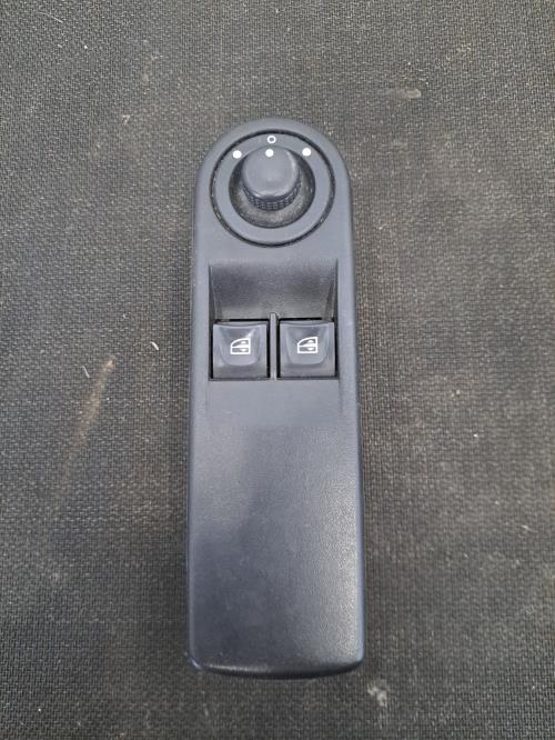 Image Interrupteur de leve vitre avant gauche - RENAULT CLIO 4