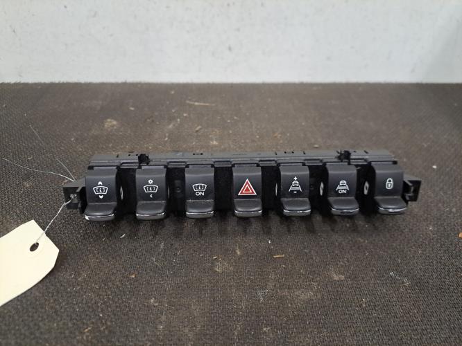 Image Bouton de warning - PEUGEOT 3008 1