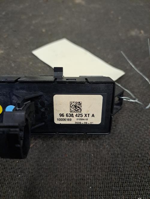 Image Bouton de warning - PEUGEOT 3008 1