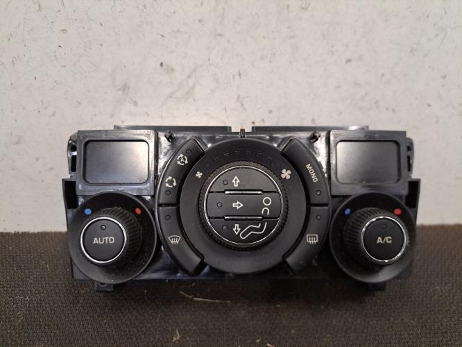 Image Commande chauffage - PEUGEOT 3008 1