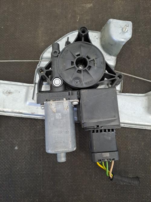 Image Leve vitre electrique avant gauche - PEUGEOT 2008 1