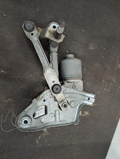 Image Moteur essuie glace avant droit - PEUGEOT 5008 1