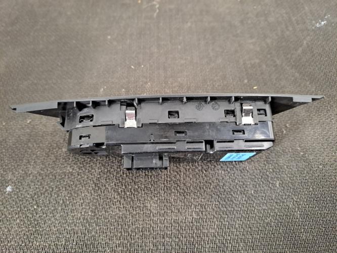 Image Interrupteur de leve vitre avant gauche - BMW X1 E84