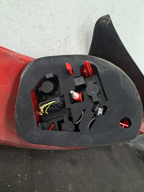 Image Feu arriere principal droit (feux) - PEUGEOT 206+
