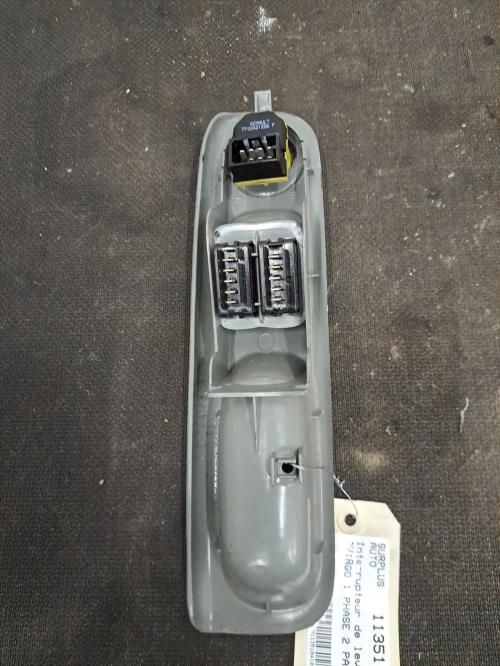 Image Interrupteur de leve vitre avant gauche - RENAULT TWINGO 1
