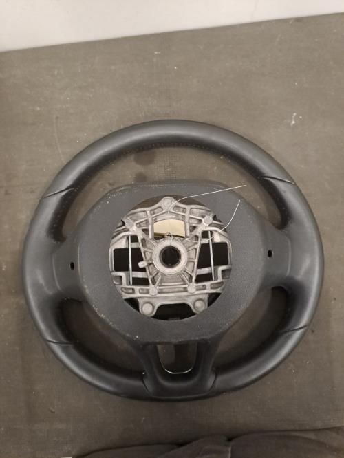 Image Volant - PEUGEOT 208 1