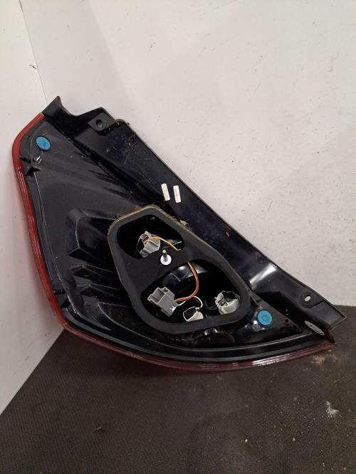 Image Feu arriere principal droit (feux) - FORD FIESTA 6