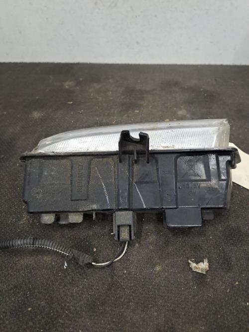 Image Feu diurne avant gauche - RENAULT CLIO 4