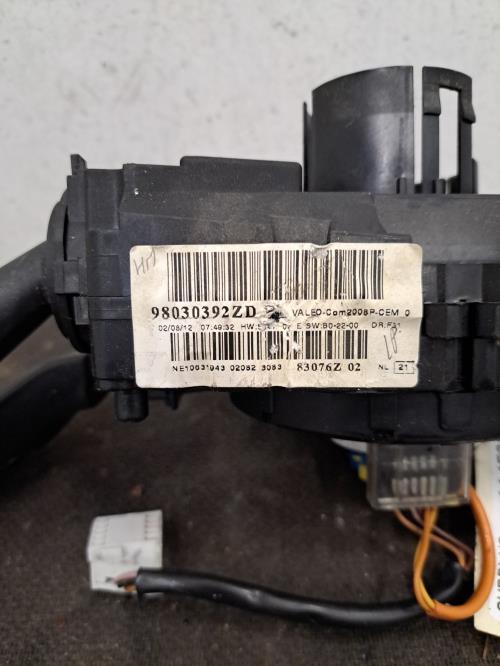 Image Com (Bloc Contacteur Tournant+Commodo Essuie Glace+Commodo Phare) - PEUGEOT 208 1