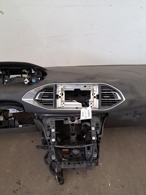 Image Planche de bord complete - PEUGEOT 308 2