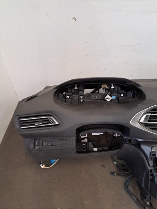Image Planche de bord complete - PEUGEOT 308 2