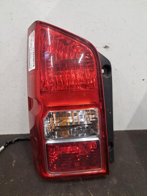 Image Feu arriere principal gauche (feux) - NISSAN PATHFINDER 2