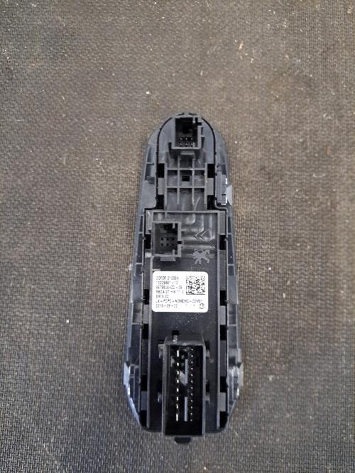Image Interrupteur de leve vitre avant gauche - PEUGEOT 308 2 SW