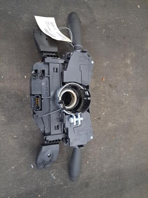 Image Com (Bloc Contacteur Tournant+Commodo Essuie Glace+Commodo Phare) - CITROEN C3 2