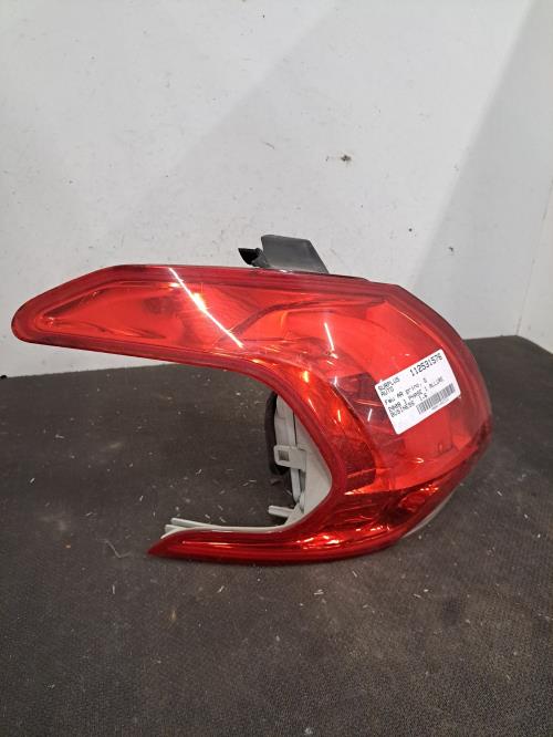 Image Feu arriere principal gauche (feux) - PEUGEOT 2008 1
