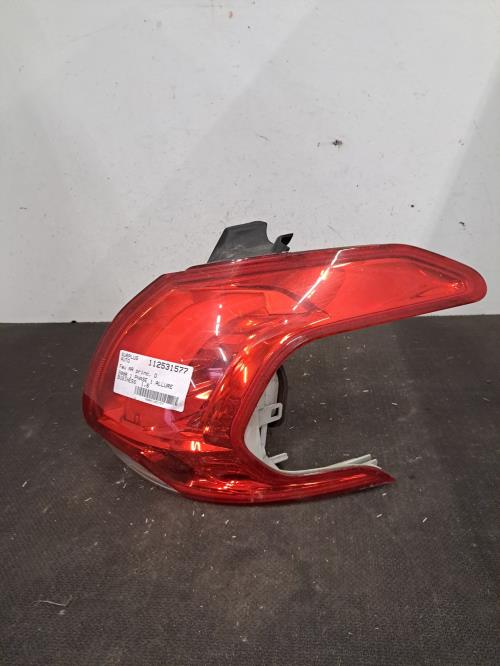 Image Feu arriere principal droit (feux) - PEUGEOT 2008 1