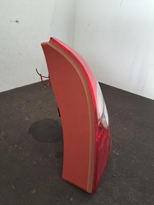 Image Feu arriere principal droit (feux) - RENAULT CLIO 2 CAMPUS