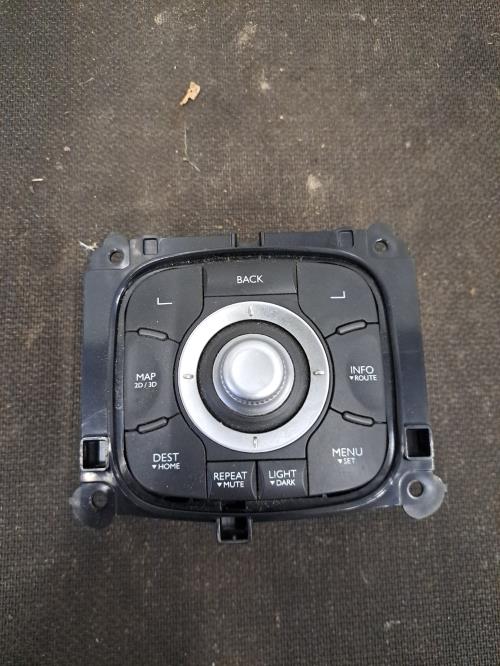 Image Commande GPS - RENAULT LAGUNA 3
