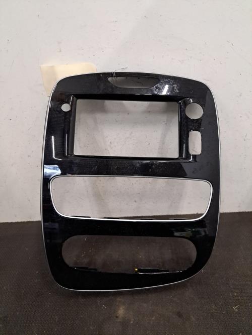 Image Facade autoradio - RENAULT CLIO 4
