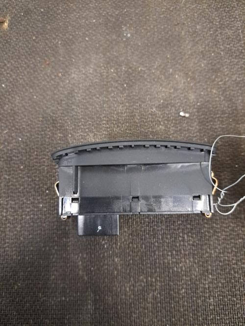 Image Bouton de warning - AUDI A1 1