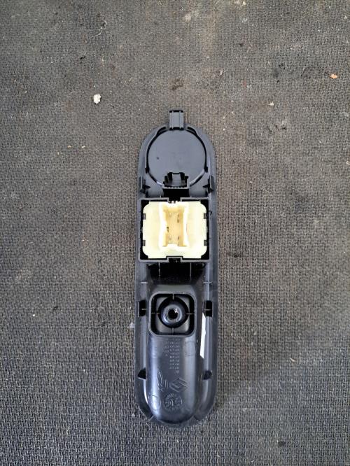 Image Interrupteur de leve vitre avant gauche - RENAULT TWINGO 3