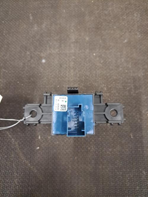 Image Poignee electrique frein a main - PEUGEOT 508 1