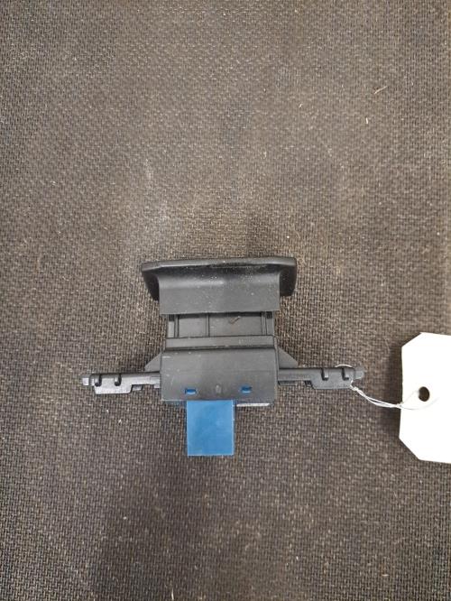 Image Poignee electrique frein a main - PEUGEOT 508 1