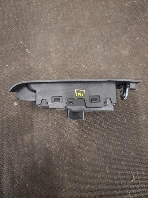 Image Interrupteur de leve vitre avant gauche - OPEL ZAFIRA TOURER C