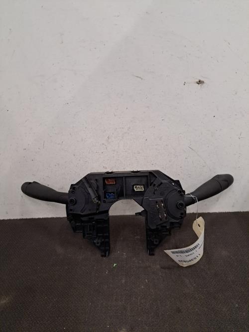 Image Com (Bloc Contacteur Tournant+Commodo Essuie Glace+Commodo Phare) - CITROEN C4 1