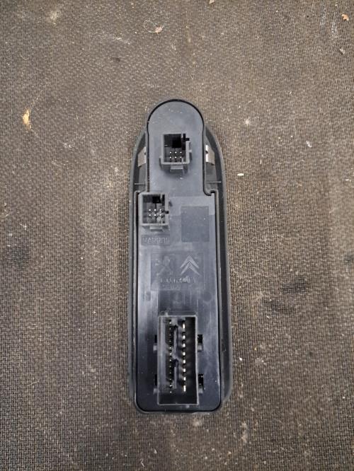 Image Interrupteur de leve vitre avant gauche - PEUGEOT 508 1 SW