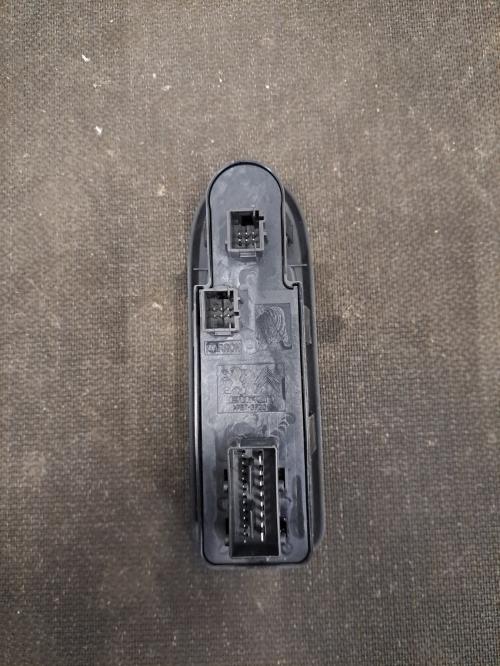 Image Interrupteur de leve vitre avant gauche - PEUGEOT 308 1