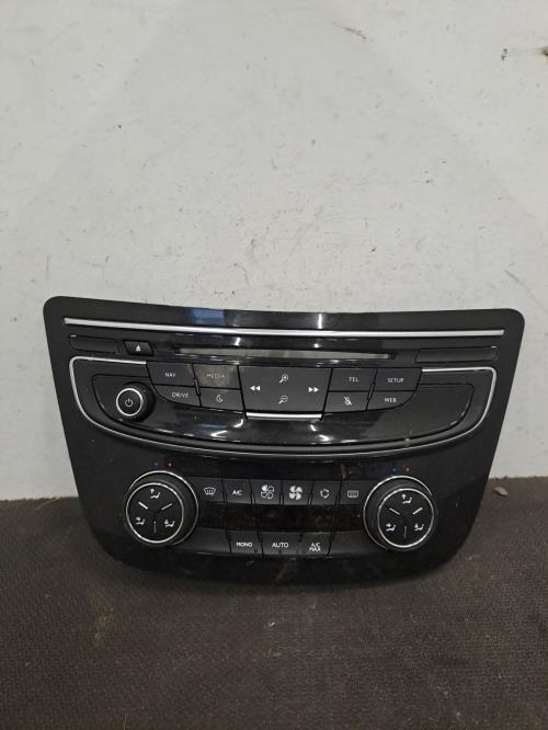 Image Facade autoradio - PEUGEOT 508 1