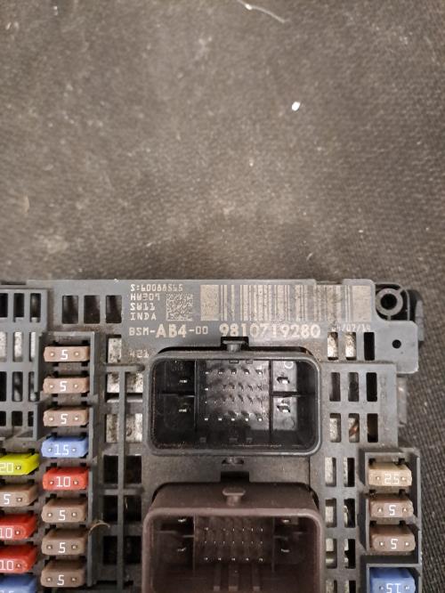 Image Boitier servitude moteur (BSM) - PEUGEOT 508 1