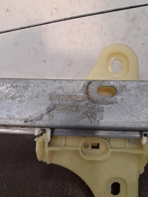 Image Leve vitre electrique avant droit - RENAULT CLIO 4