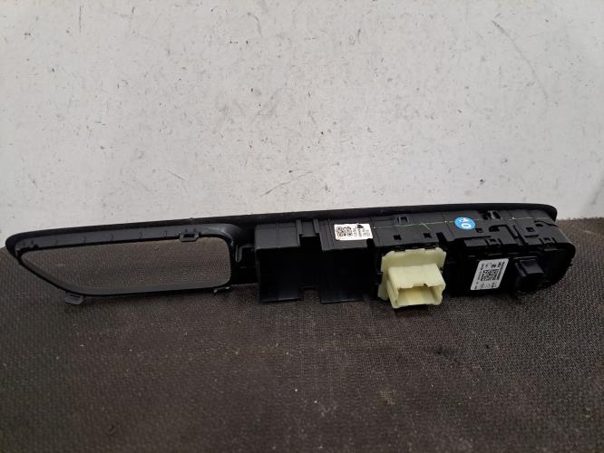 Image Interrupteur de leve vitre avant gauche - RENAULT CLIO 4