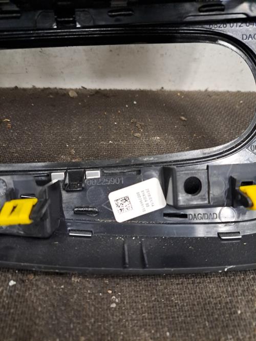 Image Facade autoradio - RENAULT CLIO 4