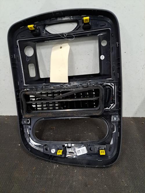 Image Facade autoradio - RENAULT CLIO 4