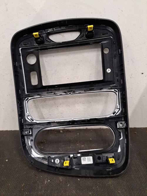 Image Facade autoradio - RENAULT CLIO 4
