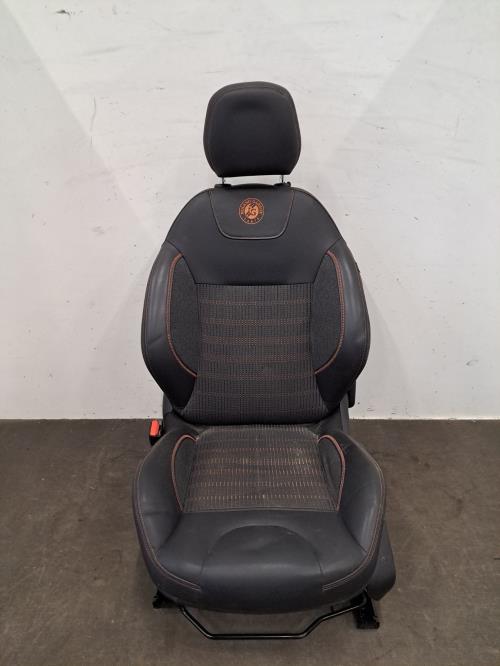 Image Interieur complet - PEUGEOT 208 1