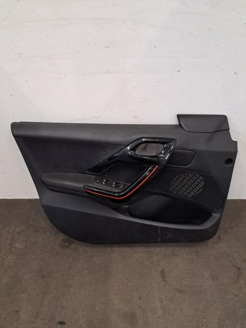 Image Interieur complet - PEUGEOT 208 1