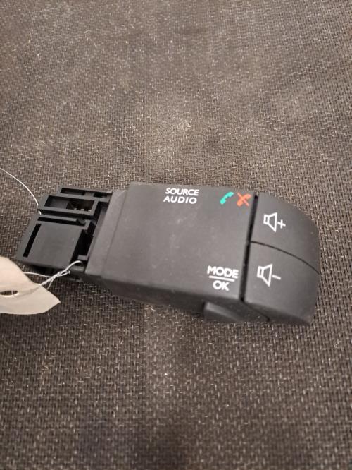Image Commande autoradio - RENAULT CLIO 4