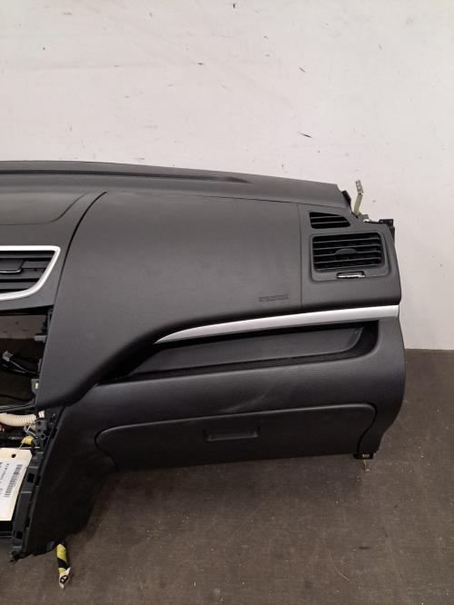 Image Planche de bord complete - SUZUKI SWIFT 4