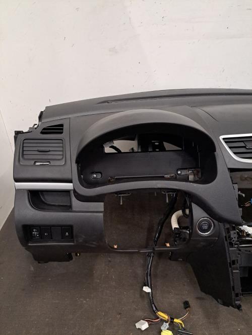 Image Planche de bord complete - SUZUKI SWIFT 4