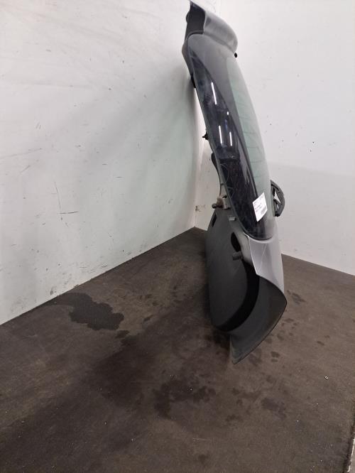 Image Malle/Hayon arriere - TOYOTA YARIS 2