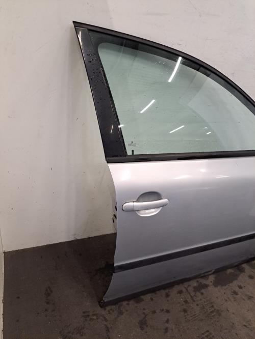 Image Porte avant droit - VOLKSWAGEN PASSAT 4