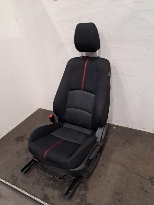 Image Interieur complet - MAZDA 2 3