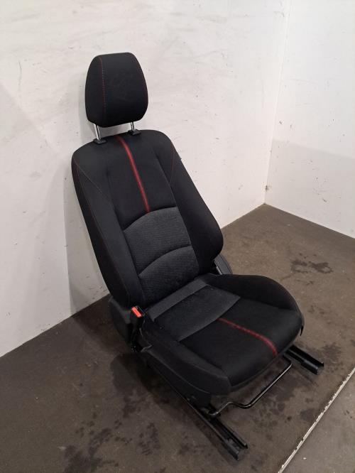Image Interieur complet - MAZDA 2 3