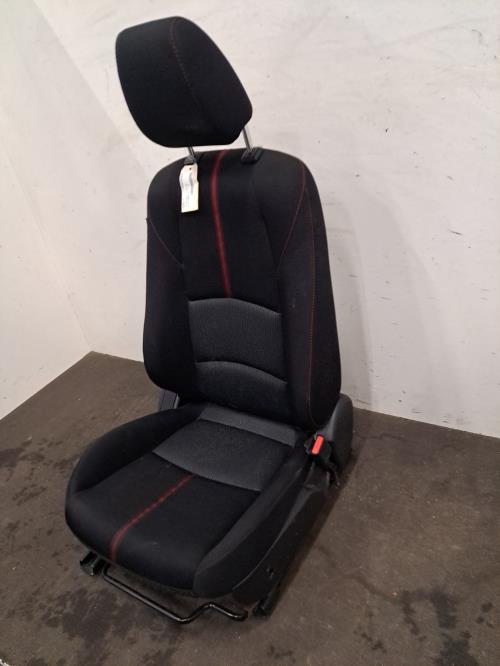 Image Interieur complet - MAZDA 2 3
