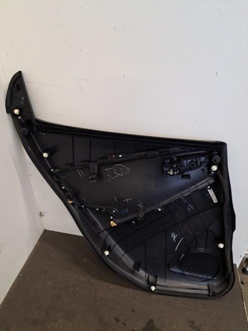 Image Interieur complet - MAZDA 2 3