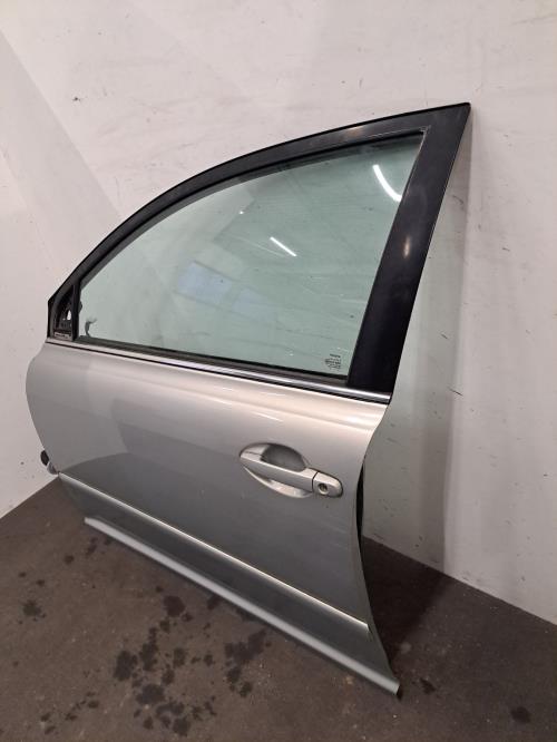 Image Porte avant gauche - TOYOTA AVENSIS 2